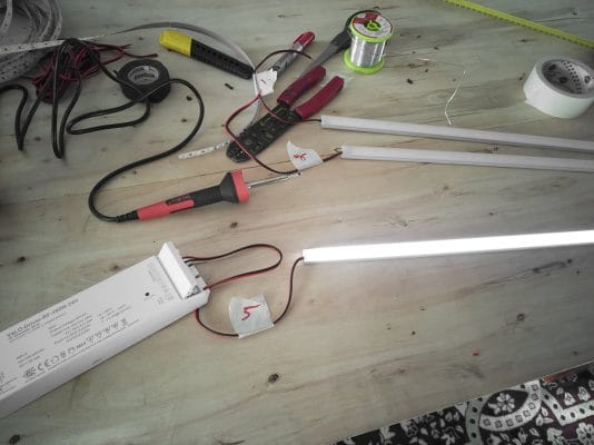 Näin valaiset portaat led-nauhakiskolla