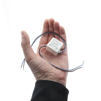 LED vakiovirtamuuntaja kojerasiaan 350mA, max 3x1W, IP65 LED vakiovirtamuuntaja kojerasiaan 350mA, max 3x1W, IP65