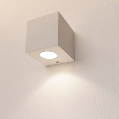 LED SEINÄVALAISIN XL CUBIC, värilämpötilasäädettävä, himmennettävä, 3W, CRI91, IP21, mattavalkoinen LED SEINÄVALAISIN XL CUBIC, värilämpötilasäädettävä, himmennettävä, 3W, CRI91, IP21, mattavalkoinen