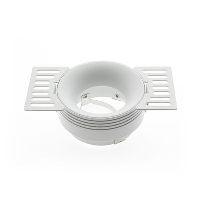 VOID kipsattava pyöreä lampun kehys + GU10/MR16 kanta, IP44, valkoinen VOID kipsattava pyöreä lampun kehys + GU10/MR16 kanta, IP44, valkoinen