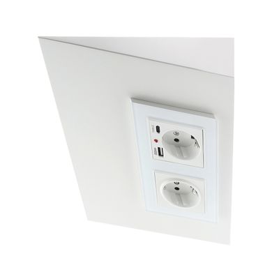 Matala kulmapistoriasia keittöön, 2 pistoketta + USB-A ja USB-C latausportit, valkoinen