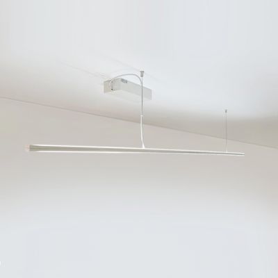 TIINU 1 metri - valkoinen, ripustettava led valaisin, värilämpötilasäädettävä, valo YLÖS ja ALAS.