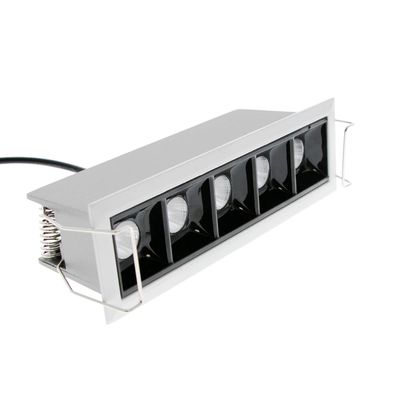LED spotti - LINJA 5 CCT, värilämpötilasäädettävä, IP44, himmennettävä 5x2W, valkoinen/musta, CRI94 LED spotti - LINJA 5 CCT, värilämpötilasäädettävä, IP44, himmennettävä 5x2W, valkoinen/musta, CRI94