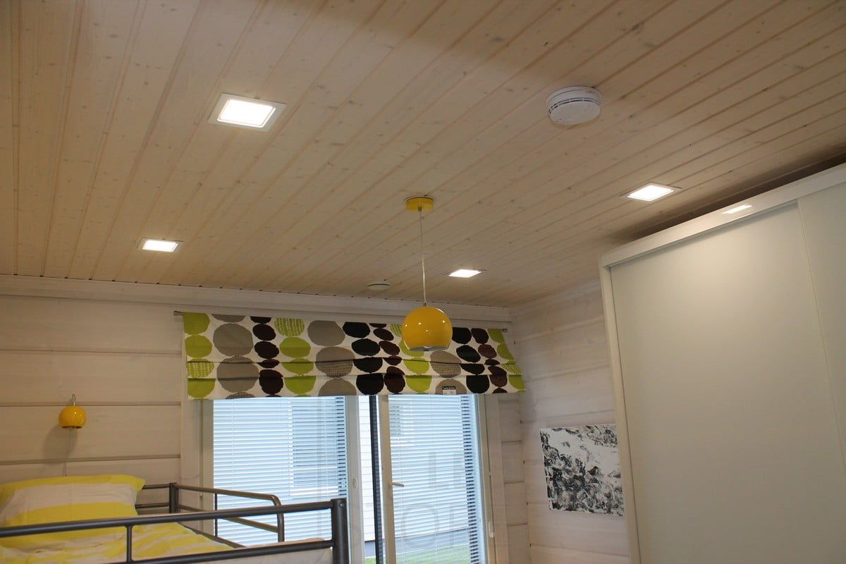 Asuntomessut 2014: 300x300 led paneelit makuuhuoneen katossa. Ledstore.fi
