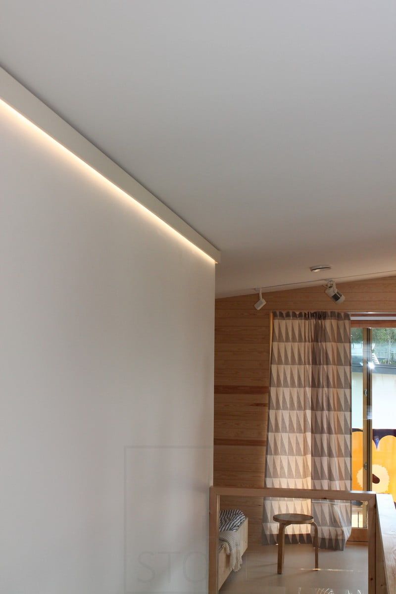 Asuntomessut 2014: Led nauha maukuuhuoneessa, listan takana. Ledstore.fi