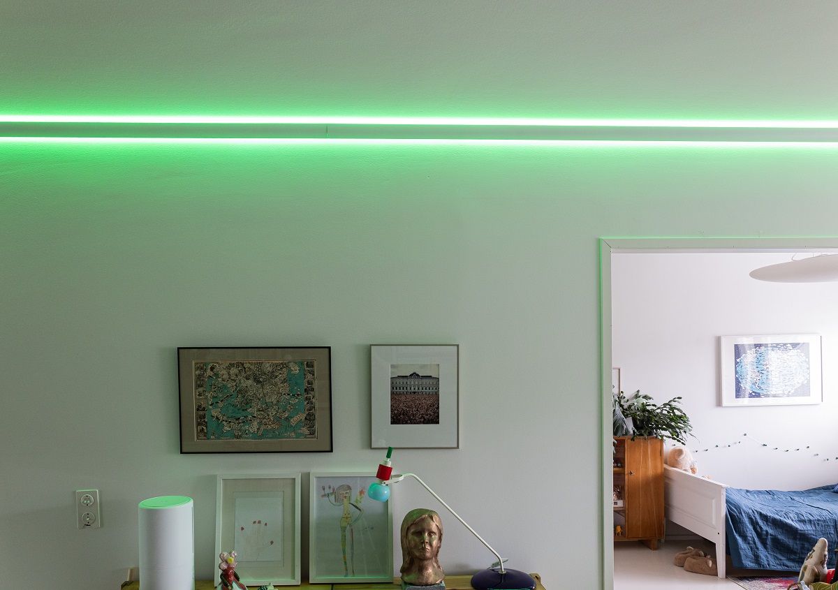 RGB+CCT led nauha indirect 3 kaariprofiilissa.